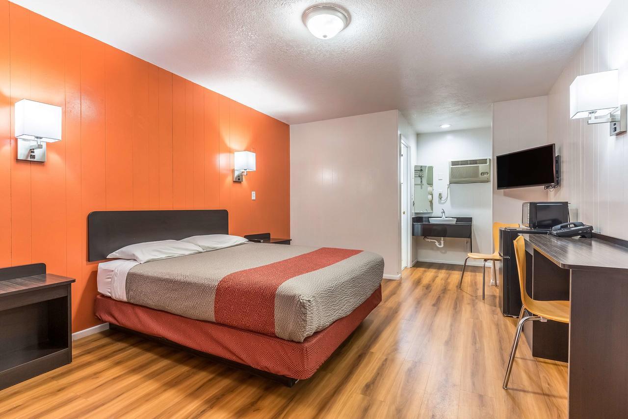 Motel 6 Tremonton, Utah Bagian luar foto