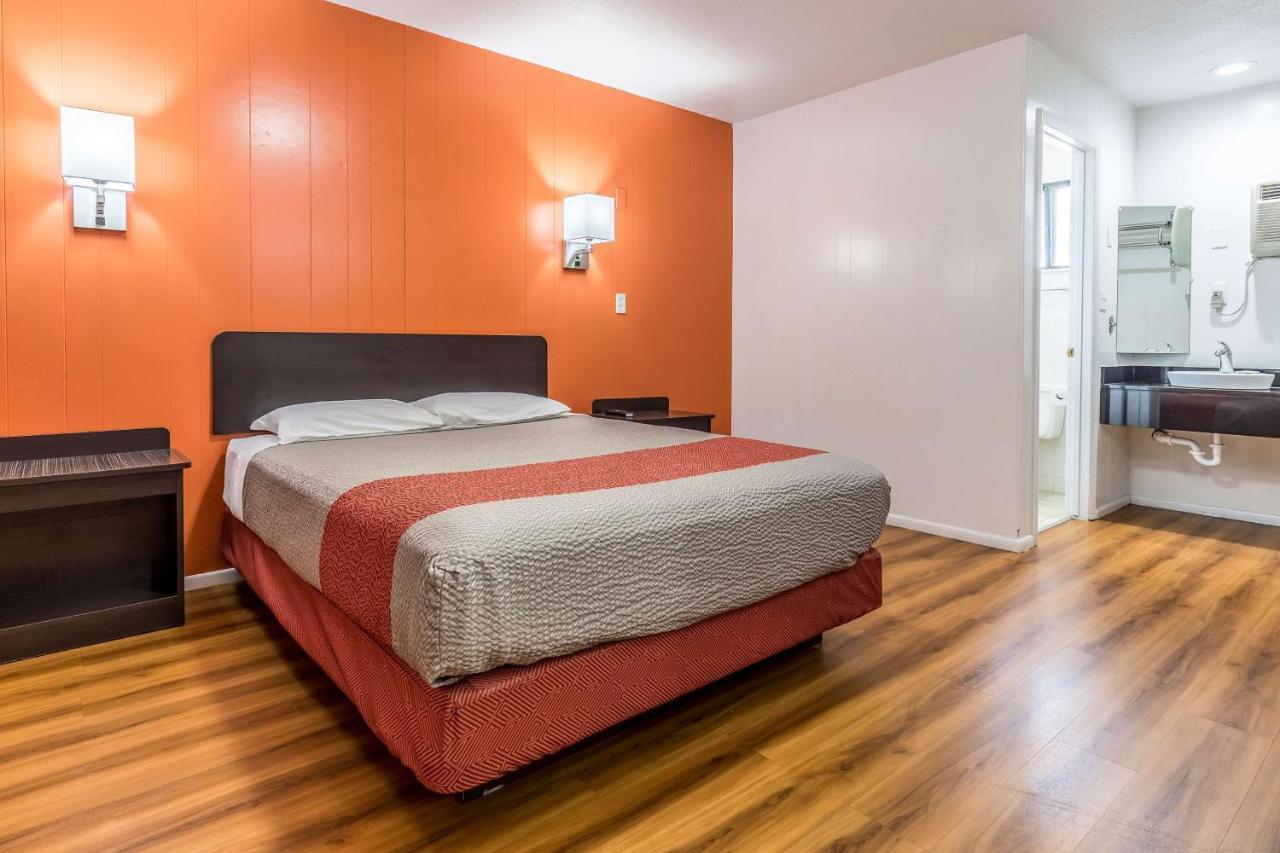 Motel 6 Tremonton, Utah Bagian luar foto